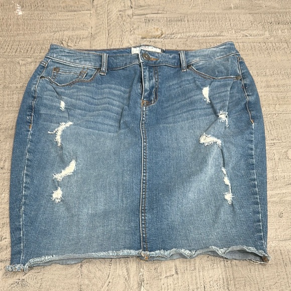 Torrid Denim Distressed Skirt 12 - Picture 1 of 4